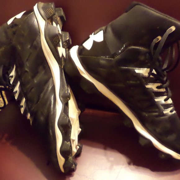 UNDER ARMOUR CLEATS - Black with White Accents - Size: 11.5  Excellent main image 4